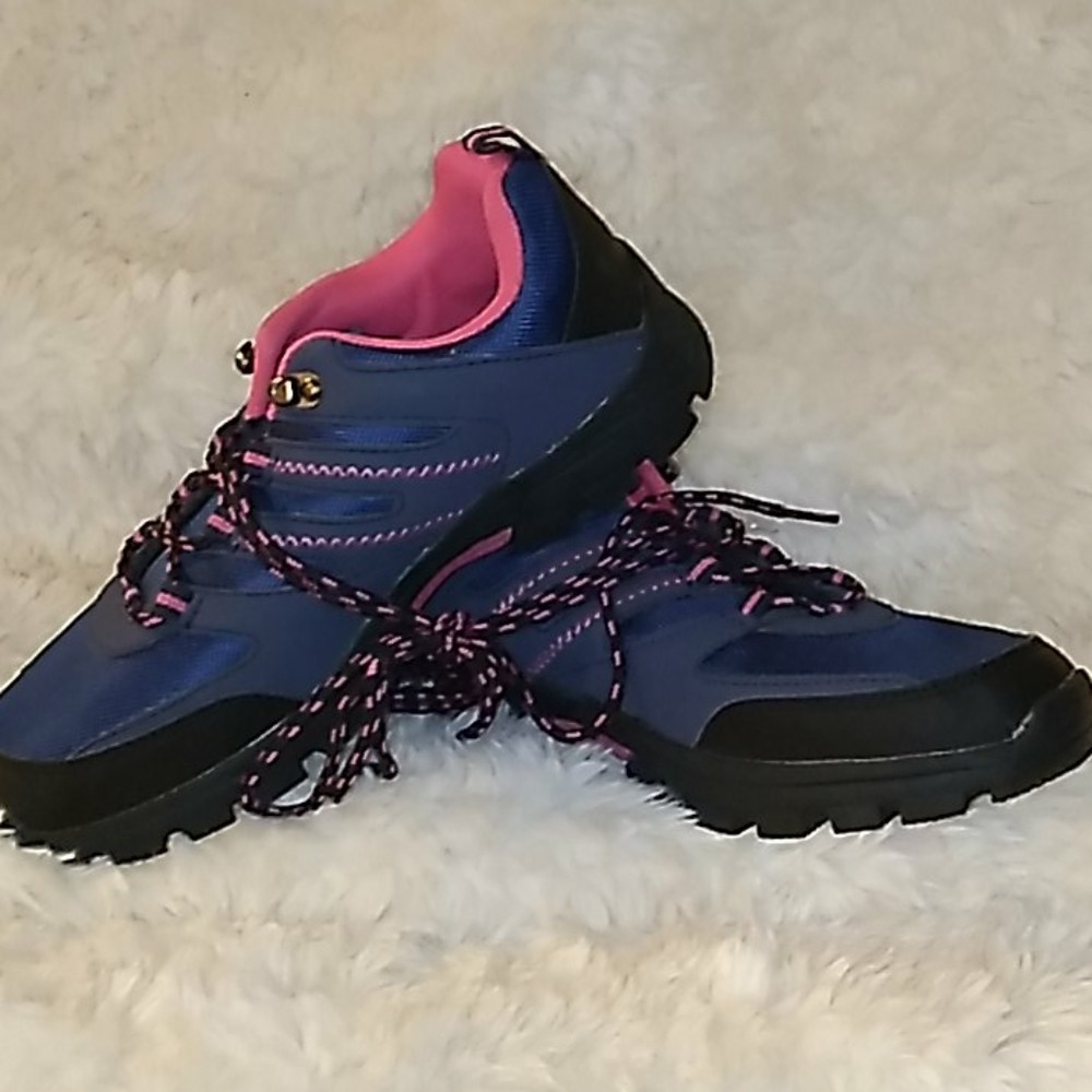 Outdoor Life Women's size 8 hiking shoes